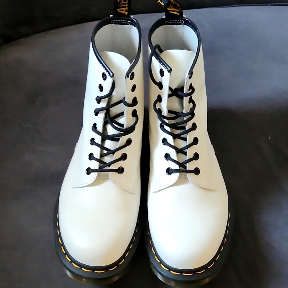 Great pair of Doc Martin wore only once were kinda big so I bought a size 9